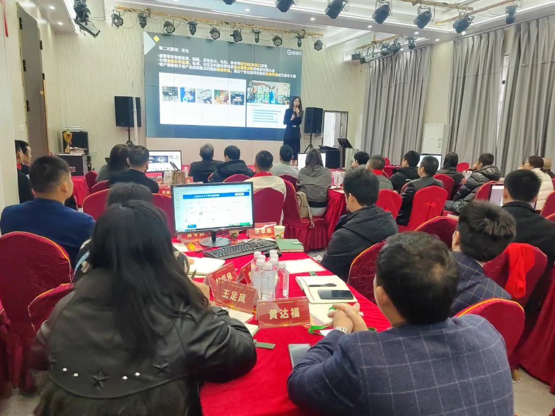 全鋁行業(yè)成長(zhǎng)電商活動(dòng) 打造萬(wàn)家家居標(biāo)桿企業(yè)！——共推南海大瀝全鋁家居產(chǎn)業(yè)高質(zhì)量發(fā)展